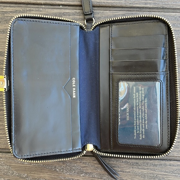 Cole Haan wallet - Picture 6 of 10